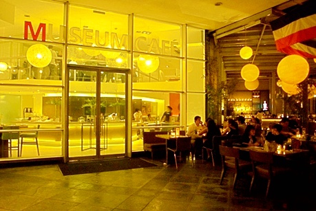 M_Cafe night view